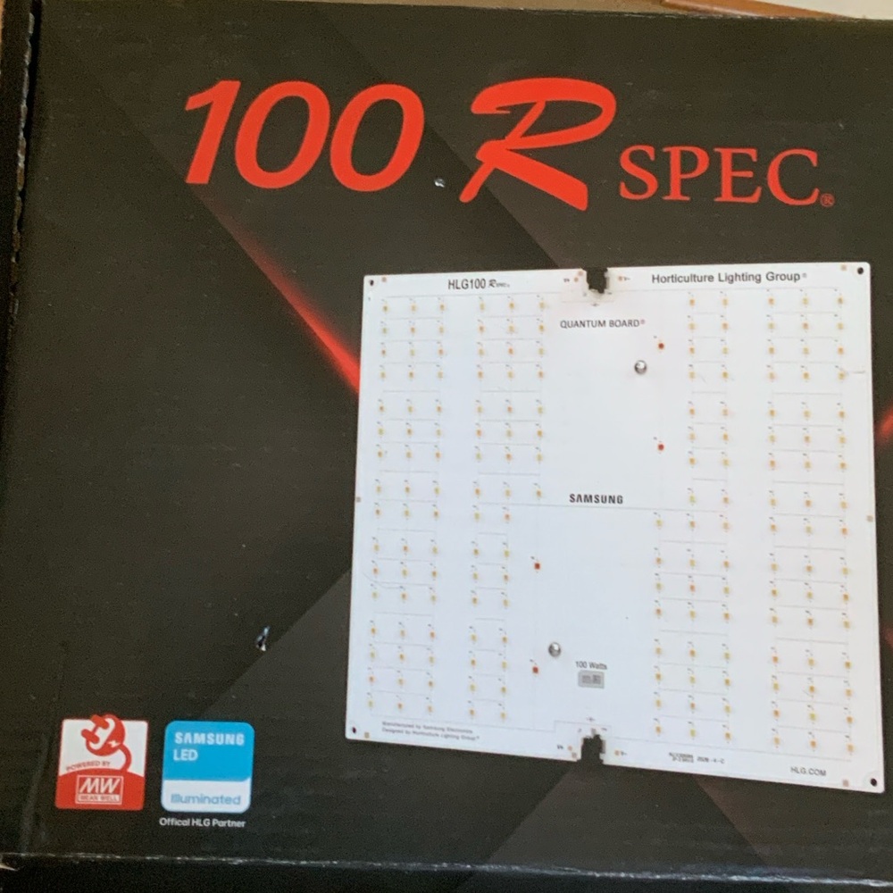 PLANT LIGHT - HORTICULTURE LIGHTING GROUP - Grow Light - Samsung LED Quantum